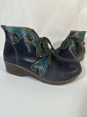 L’Arstiste Spring Step Cookie Bootie Navy and Teal Leather Lace Up 39